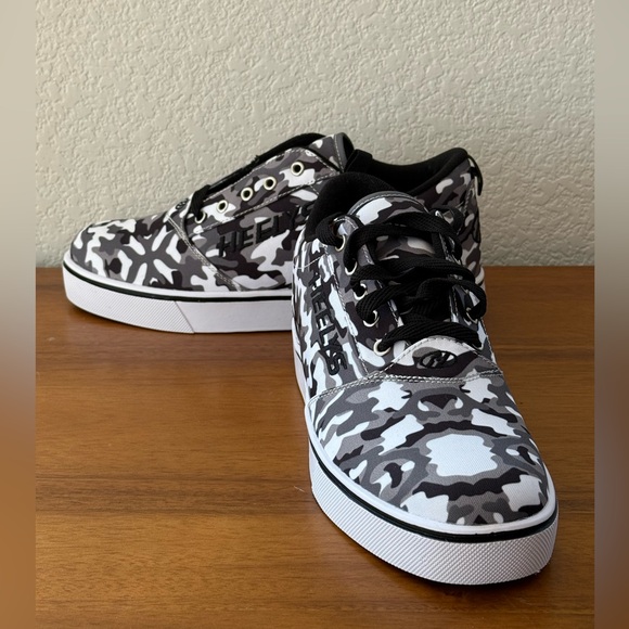 Brand new Heelys Pro 20 in original packaging (size 9) - Picture 6 of 7